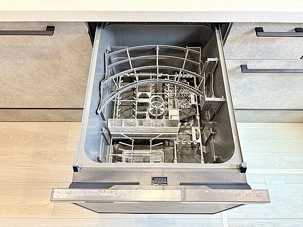日々の家事を心地よく支え、暮らしにゆとりと調和をもたらす機能的な設計です。