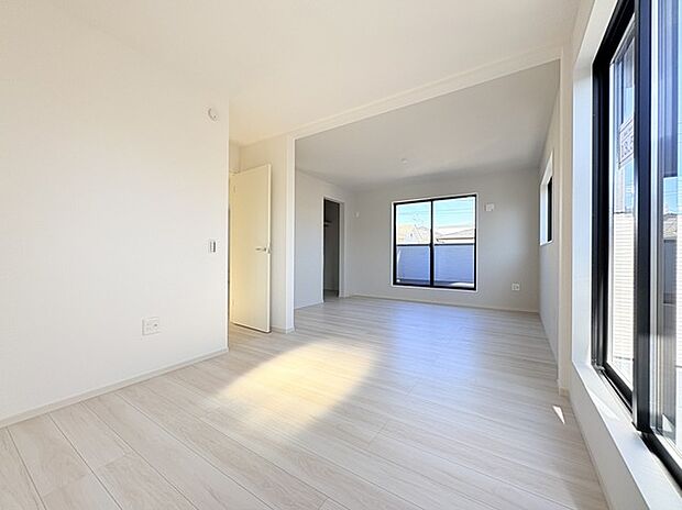 洋室は子供部屋にもちょうどいいサイズ感。