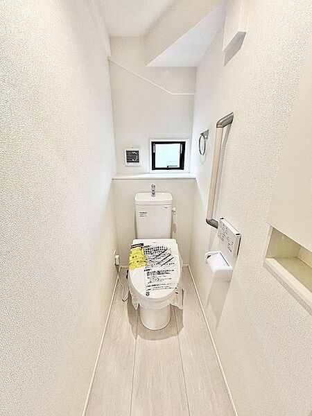清潔感のあるホワイトで統一された、落ち着きを感じさせる心地よい空間です。