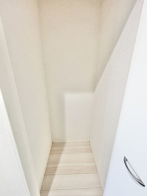 無駄のないすっきりとした空間が、日々の暮らしに静かな調和をもたらしてくれます。