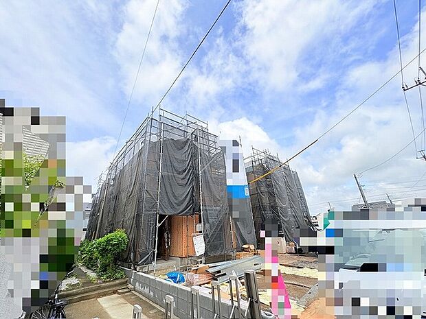 新しい暮らしの始まりを感じさせる、静かな街並みに馴染む落ち着いた佇まいの住まい。