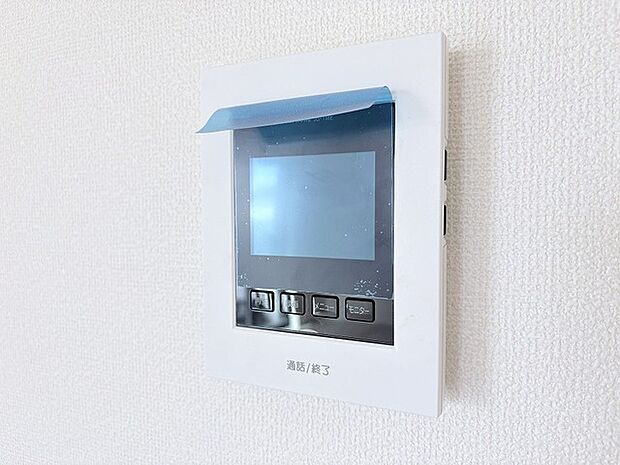 日々の暮らしの安全を守る設備が整っており、安心感のある住環境を整えています。