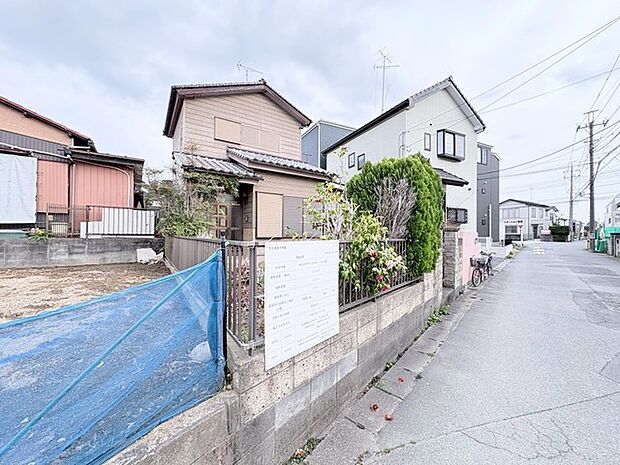 穏やかな街並みに馴染む、落ち着きのある住まい。