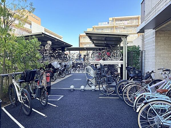 綺麗に管理されている敷地内駐輪場です