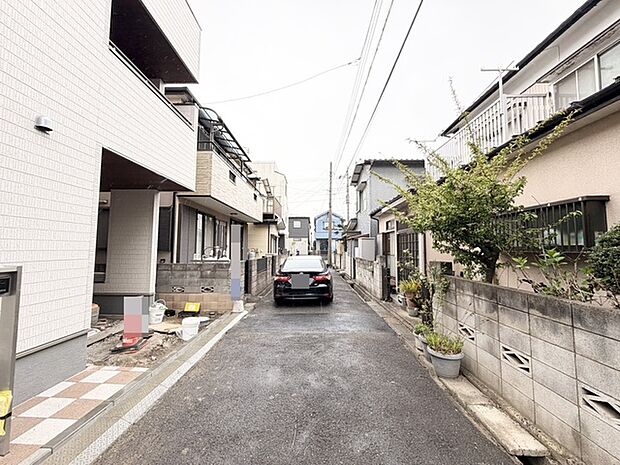 穏やかな街並みに、静かな時間が流れる住まい。
