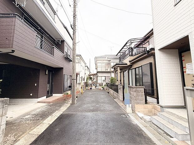 落ち着いた街並みに佇む、心地よい住まい。