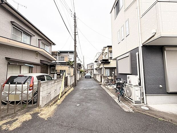静けさに満ちた、穏やかな日々が流れる街並み