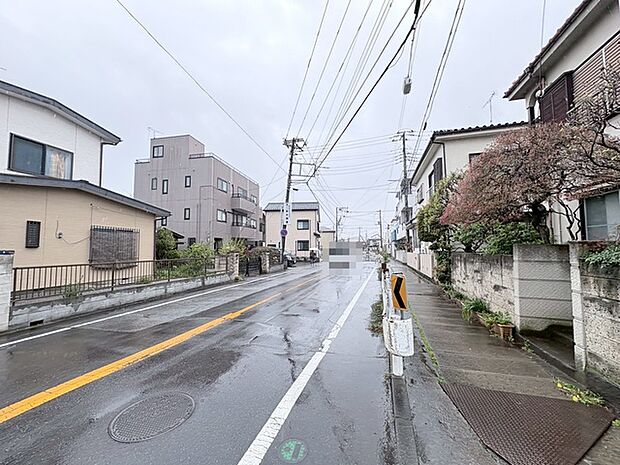 閑静な住宅街に佇む、落ち着いた暮らしを育む住まい。