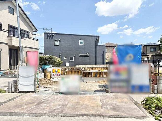 青空の下、新しい暮らしが生まれる空間。