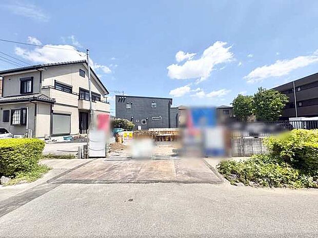 青空と緑が広がる、穏やかな街並みが心地よい。