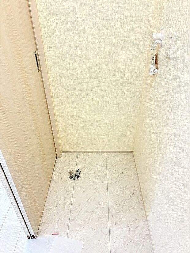 こもり感を活かした落ち着きのある空間が日々の暮らしに心地よい静寂をもたらします
