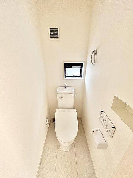 清潔感あふれる空間は、日々の暮らしに穏やかな彩りを与えます。