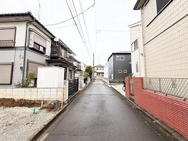 静かな街並みに佇む、穏やかな暮らしを育む住まい
