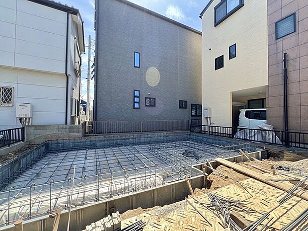 車の通りも少ない閑静な住宅地。子育てにも、第二の人生にも。