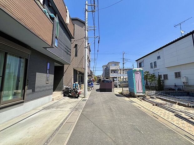 幅員こそやや狭くても、その分交通量が少なくて安心。  