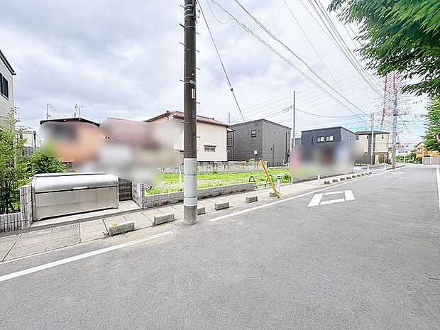 空が広く見渡せる開放的な環境で、穏やかな時間が流れる落ち着いた住環境が整っています。