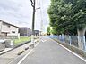 外観：豊かな緑を身近に感じながら、落ち着いた日常が流れる穏やかな住環境が整っています。
