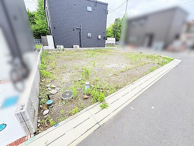 理想の住まいを自由に描き出せる、すっきりと開かれたゆとりある敷地です。