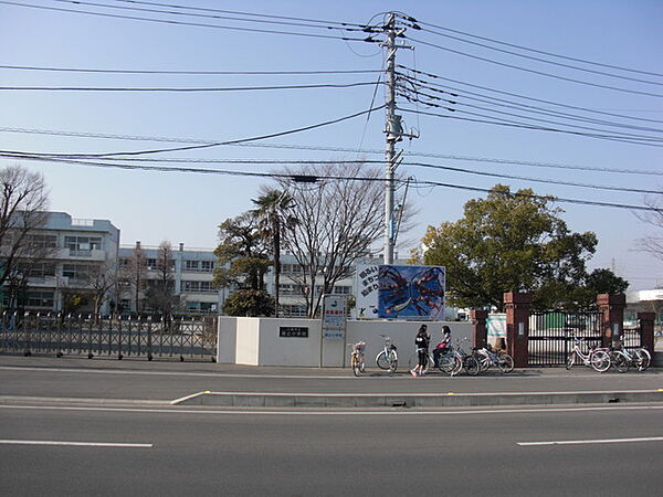 八潮市立潮止小学校（1100m）