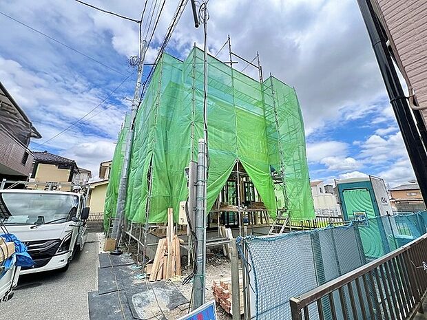 確かな技術と想いを込めて、これからの暮らしを支える基盤が丁寧に形づくられていきます。