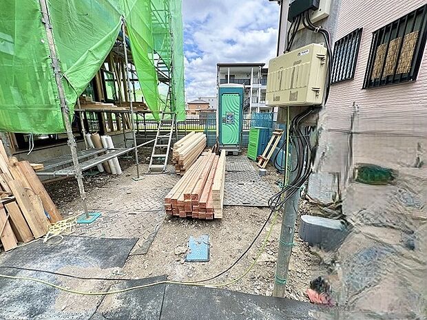 理想の暮らしを形にするための準備が進む、期待感のふくらむ建設現場の様子です。