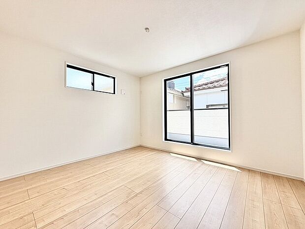 余計な装飾を削ぎ落としたシンプルな空間が、穏やかで心地よいひとときを約束してくれます。