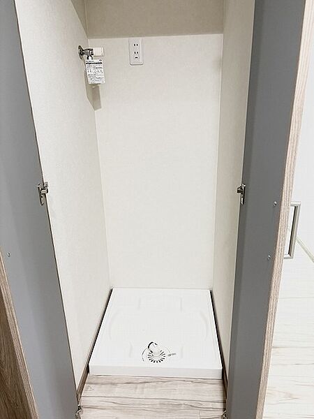 暮らしの動線をすっきりと整える、機能的で無駄のないシンプルな空間設計が魅力です。