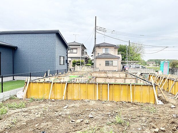 広がる空の下、未来への礎が築かれる時