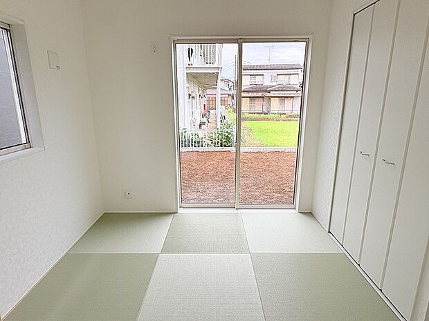 お子様にとっていいお昼寝空間になる和室は、ぜひリビングのお隣で。 