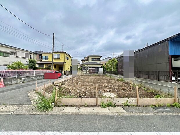角地につき、開放感に恵まれる住居がここに。