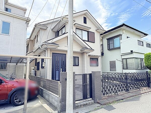 現況古屋がありますが、更地渡し可能です。