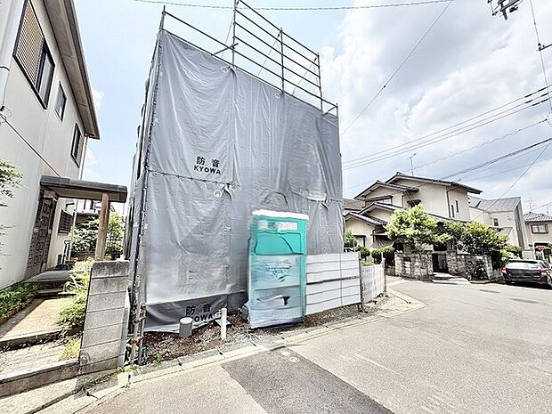 新たな暮らしの始まりを予感させる、落ち着いた住宅街に佇む穏やかな街並みが魅力です。