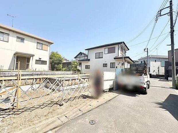 穏やかな住宅街の空気感に包まれ、これからの暮らしを自由に描き出せるゆとりある敷地です。