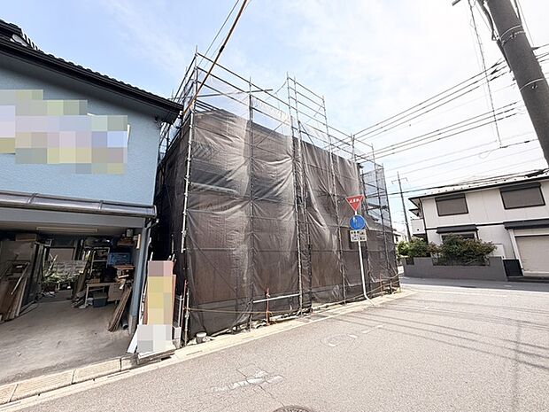 これからの変化への期待感を感じさせる、地域に溶け込む落ち着いた佇まい。