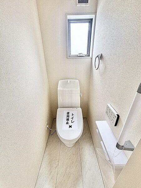 無駄を削ぎ落としたシンプルな空間は、日常に心地よい静けさと清潔感をもたらします。
