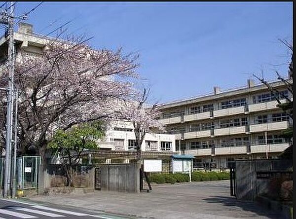 さいたま市立上里小学校（943m）