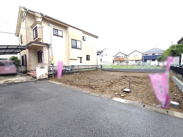 閑静な住宅街に位置し、ゆとりある敷地が将来の暮らしの可能性を大きく広げてくれます。