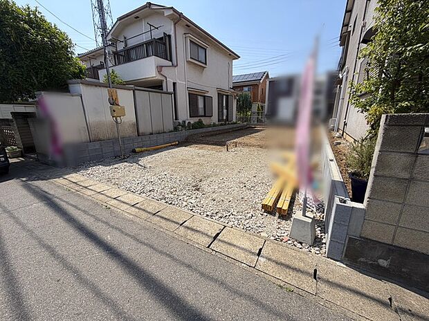 建築中ですが、同じグレードの完成済み建物を参考にご覧になることもできます。現地より最寄りの物件をご案内しますので、お気軽にご要望をお聞かせください。