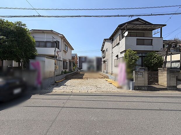 駐車が苦手な方にも嬉しい、前面6m道路に面した住まい。