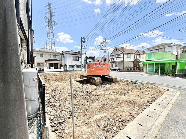 広々とした更地が、新しい暮らしの始まりを予感させます