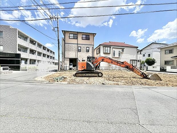 青空の下、新しい暮らしを育む大地が広がっています