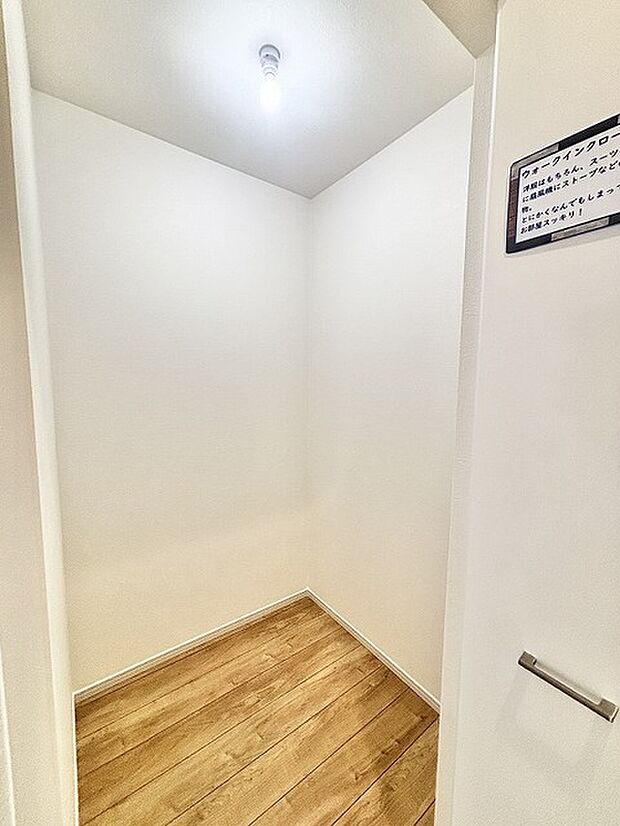 すっきりと整った空間が広がり、使い勝手の良さを感じさせる落ち着いた佇まい。
