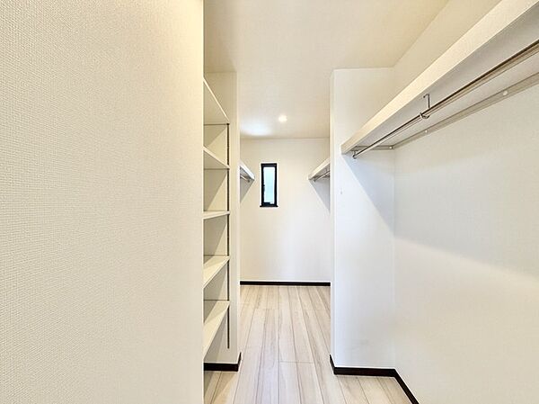 たっぷり収納で、お部屋の中はいつもキレイに片付きそうですね。