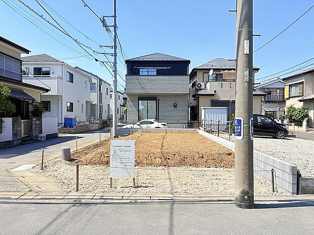 ガス衣類乾燥機・太陽光パネル・食洗器など設備が充実した共働きに嬉しい新築戸建です。