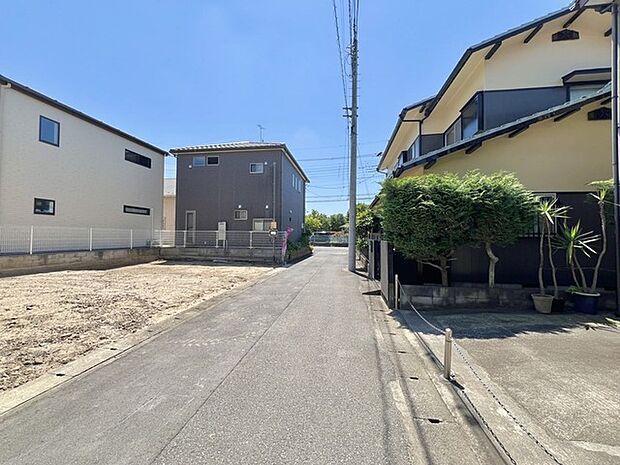 幅員こそやや狭くても、その分交通量が少なくて安心。