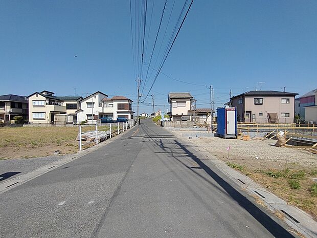 穏やかな空が広がる落ち着いた住宅街で、ゆったりとした時間が流れる心地よい環境です。