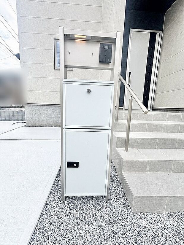 日々の暮らしをより快適にする、シンプルで機能的な設えが日々の帰宅を心地よく迎えてくれます。