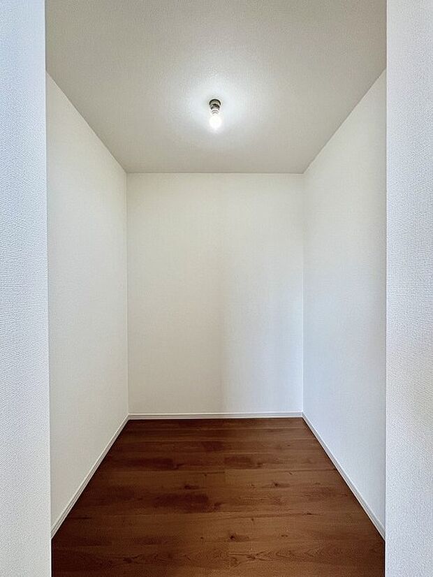 余計な装飾を削ぎ落としたシンプルな空間が心地よい静けさと落ち着きをもたらす場所