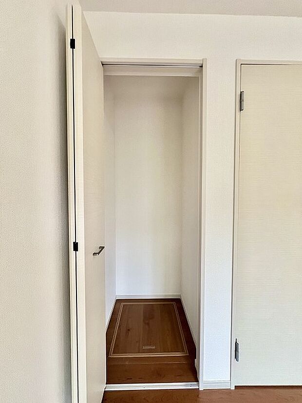 すっきりと整えられた空間が心地よい、落ち着きのある佇まいが広がる場所。