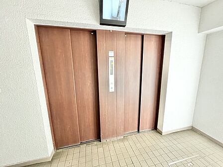 共用エレベーター